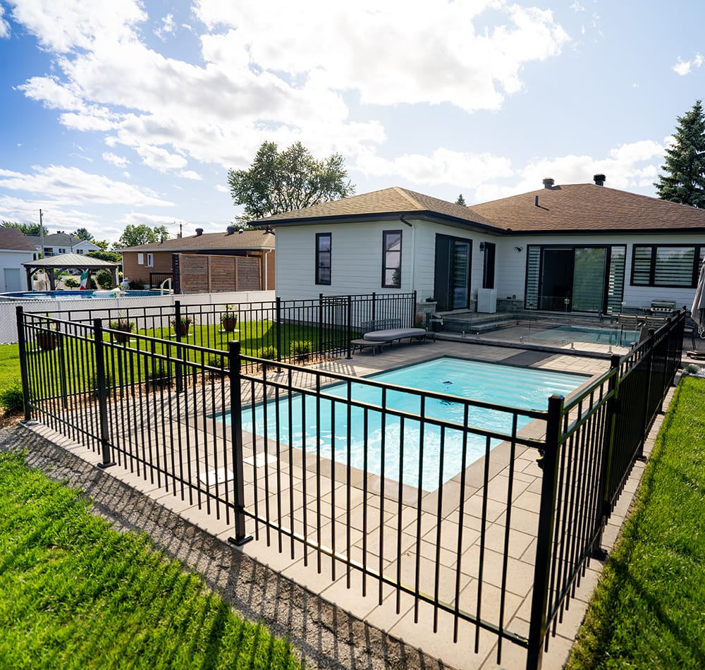 Ornamental fence Brossard Longueuil Boucherville